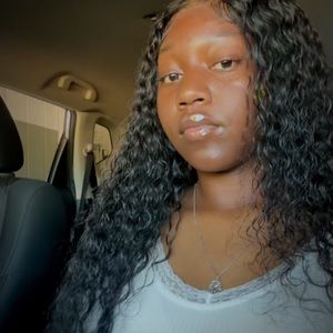 Meet your Posher, Mia